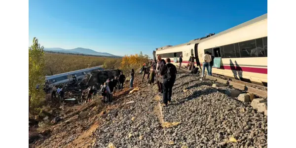 İspaniyada qatar qəzasında ölənlərin sayı 69-a çatıb