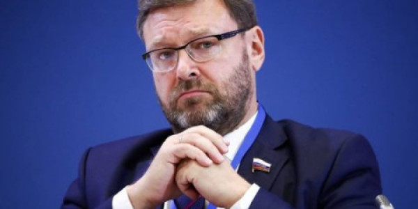 Rusiya senatoru: Avropa siyasətçiləri Zelenskini sona qədər müdafiə edəcəklər