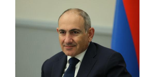 Paşinyan Rusiyada narazılıq doğuran açıqlamaya görə qubernatoru işdən çıxarmayacaq