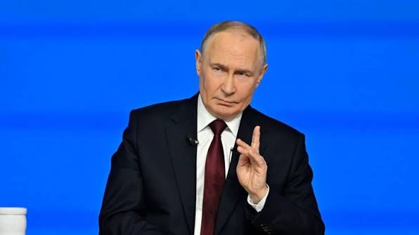 Putin: Fələstin məsələsi yalnız iki dövlət prinsipi əsasında həll oluna bilər