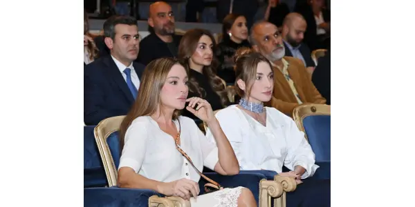 Mehriban Əliyeva Bakıda “Qağayı” tamaşasının təqdimatında iştirak edib