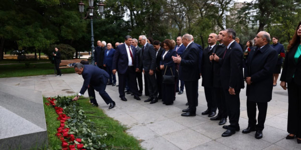 Bakıda Atatürkün heykəli ziyarət olunub