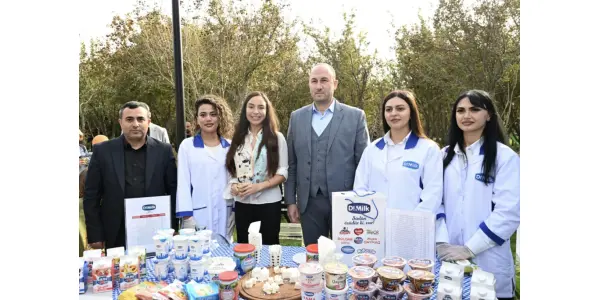 ADA Məktəbində xeyriyyə festivalı keçirilib