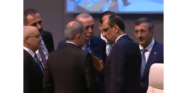 Rəcəb Tayyib Ərdoğan Ceyhun Bayramovla ayaqüstü söhbət edib