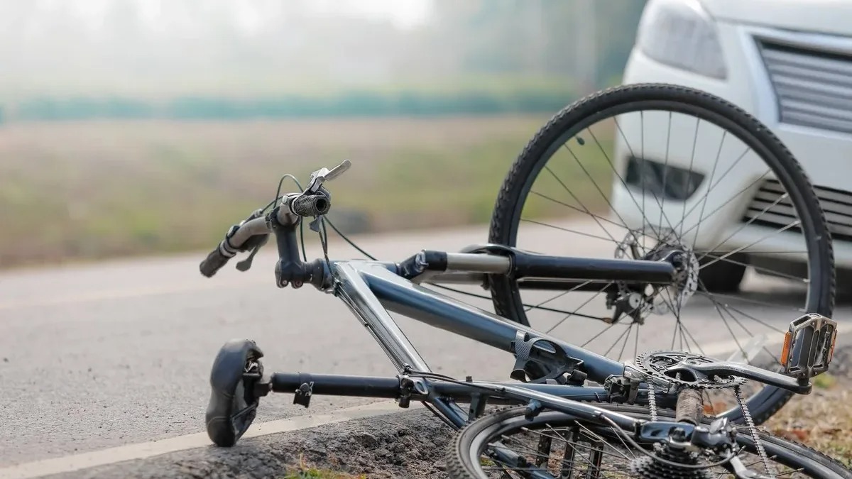 Bakıda avtomobil velosipedçini vuraraq öldürüb